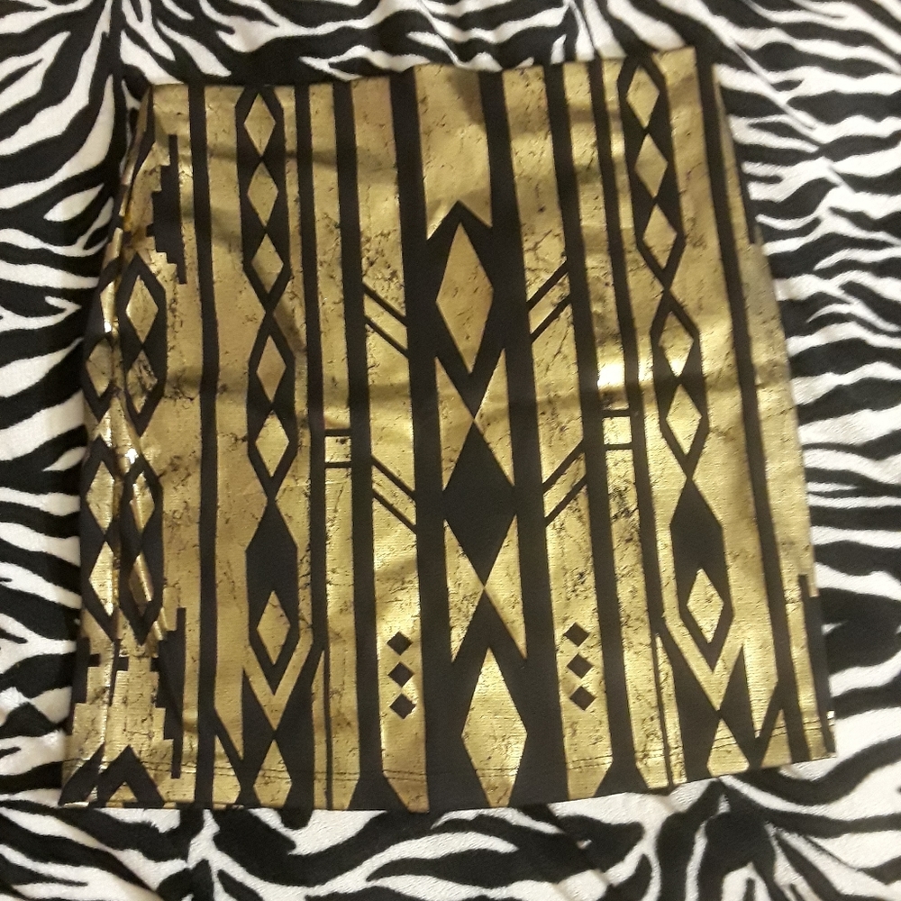 Forever 21 Black & Gold geometric highwaist skirt